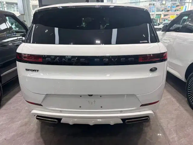 Land Rover Range Rover Sport — Фото автомобиля 5