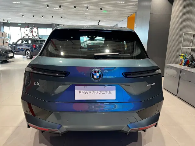 BMW iX — Фото автомобиля 5