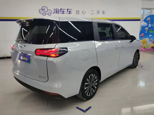 Wuling Starlight 730 — Фото автомобиля 3