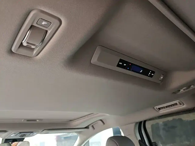 Toyota Granvia — Фото автомобиля 17