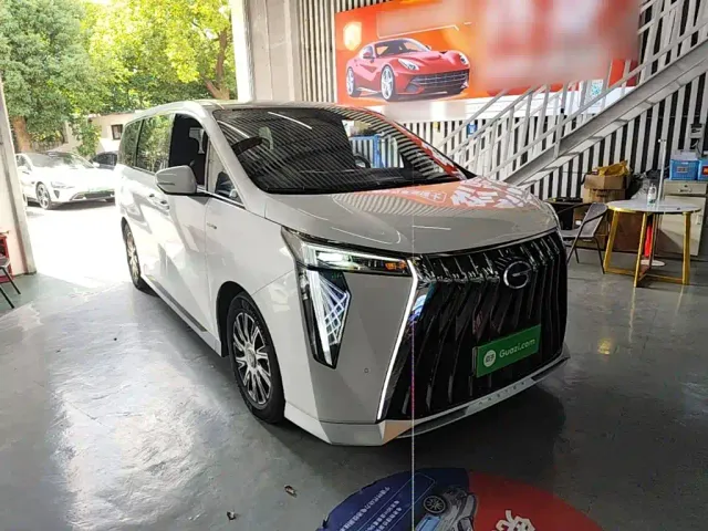 GAC Trumpchi E9 — Фото автомобиля 21