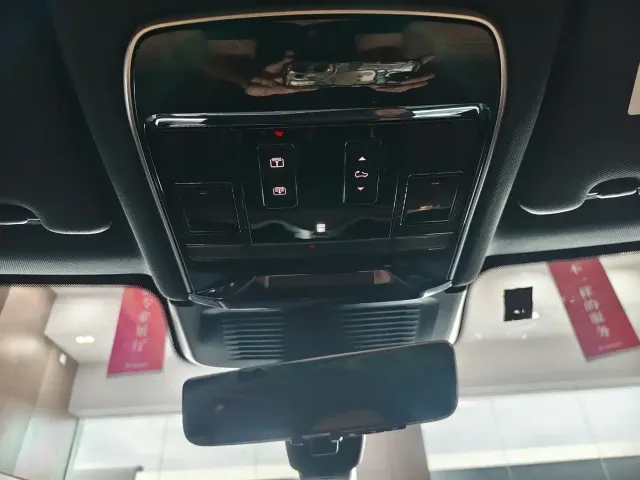 Land Rover Range Rover Sport — Фото автомобиля 13