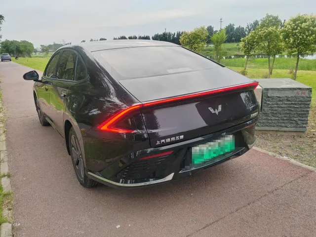 Wuling Starlight — Фото автомобиля 4