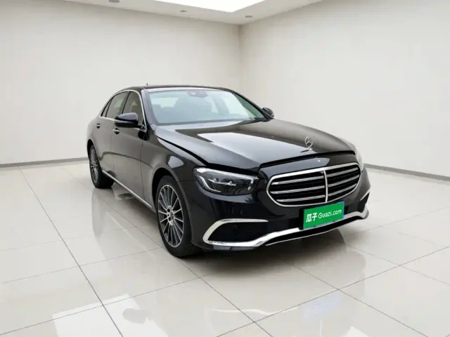 Mercedes-Benz E-Class — Фото автомобиля 3