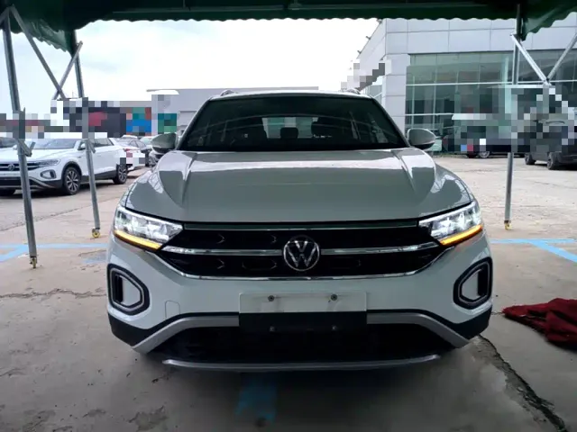Volkswagen T-Roc — Фото автомобиля 2