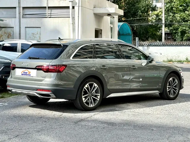 Audi A4 — Фото автомобиля 3