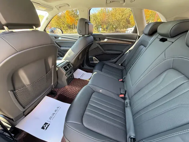 Audi Q5L — Фото автомобиля 5
