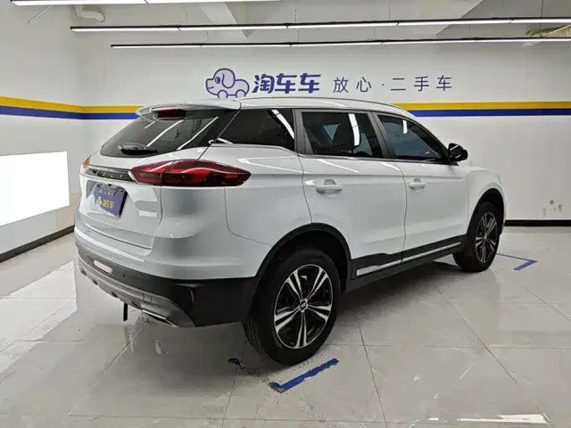Geely Boyue — Фото автомобиля 3