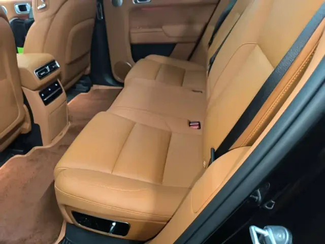 Li Auto L7 — Фото автомобиля 16