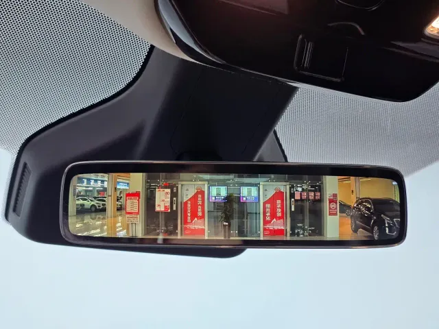 Li Auto MEGA — Фото автомобиля 24