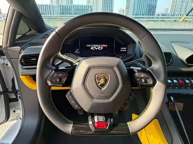 Lamborghini Huracan — Фото автомобиля 10