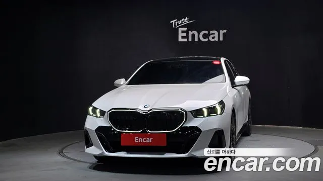 BMW 5-Series 5 серия (G60) 530i xDrive M Sport Pro Special Edition — Фото автомобиля 3