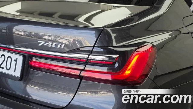 BMW 7 Series — Фото автомобиля 23