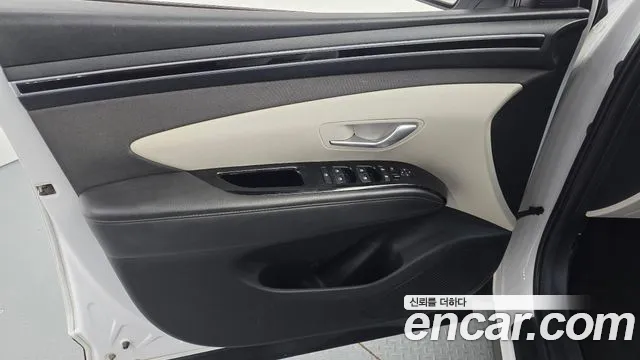 Hyundai Tucson Tucson (NX4) Бензин 1.6 турбо 2WD — Фото автомобиля 24