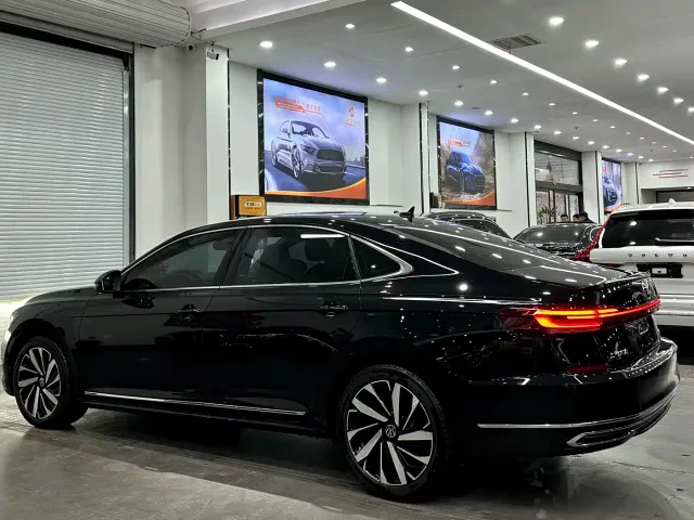 Volkswagen Passat — Фото автомобиля 2
