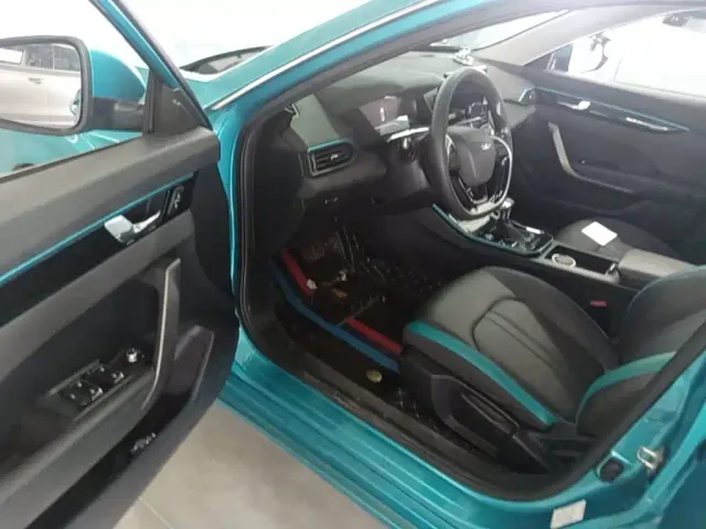 Dongfeng Aeolus Yixuan 2021 230T Auto Shadow Chaser Edition — Фото автомобиля 15