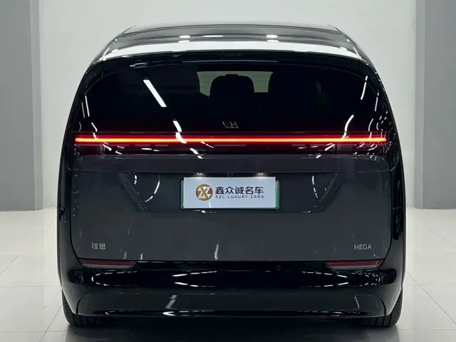 Li Auto MEGA — Фото автомобиля 4