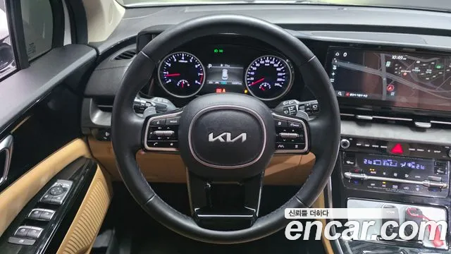 Kia Carnival Generation 4 — Фото автомобиля 13