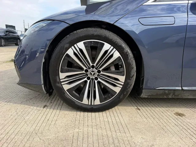 Mercedes-Benz EQS — Фото автомобиля 4
