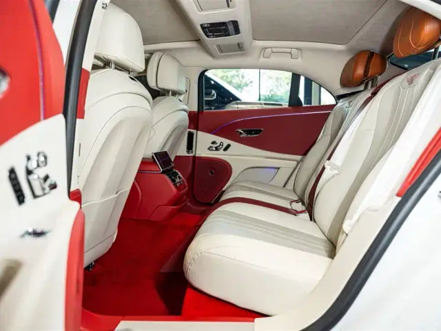 Bentley Flying Spur — Фото автомобиля 14