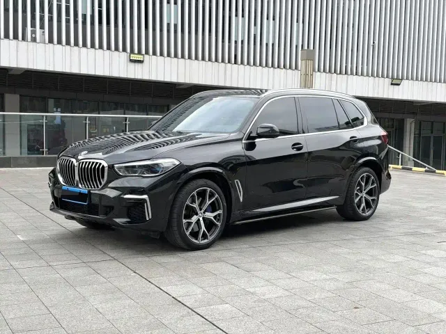 Фотография автомобиля — BMW X5
