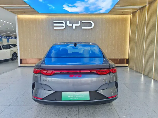 BYD Qin L — Фото автомобиля 10