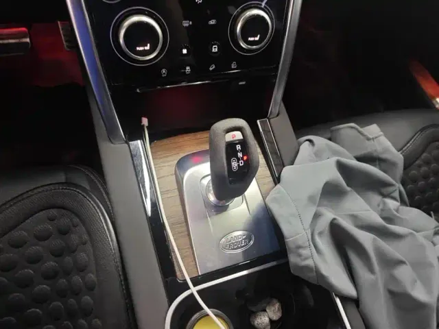 Land Rover Discovery Sport — Фото автомобиля 16