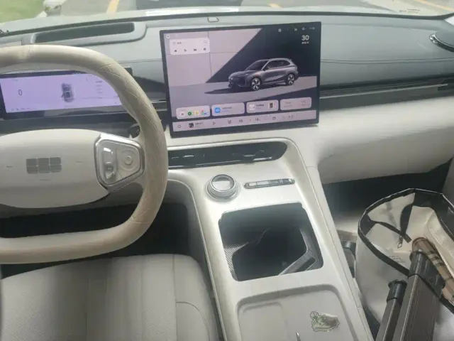 Geely Galaxy E5 — Фото автомобиля 12