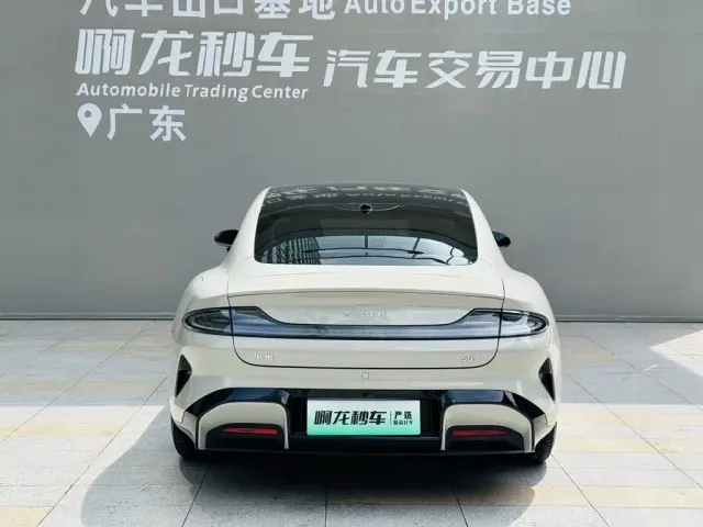 Xiaomi SU7 — Фото автомобиля 5
