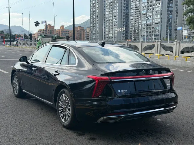 Hongqi H5 — Фото автомобиля 13