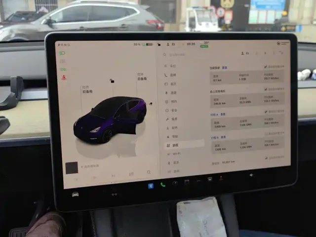 Tesla Model Y — Фото автомобиля 13