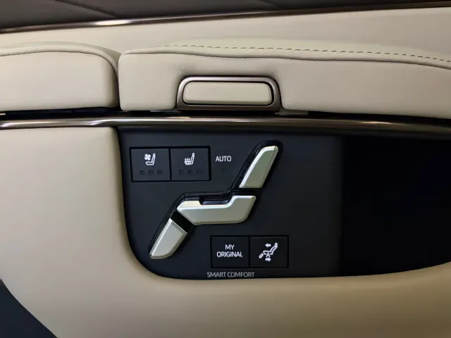 Toyota Alphard — Фото автомобиля 12