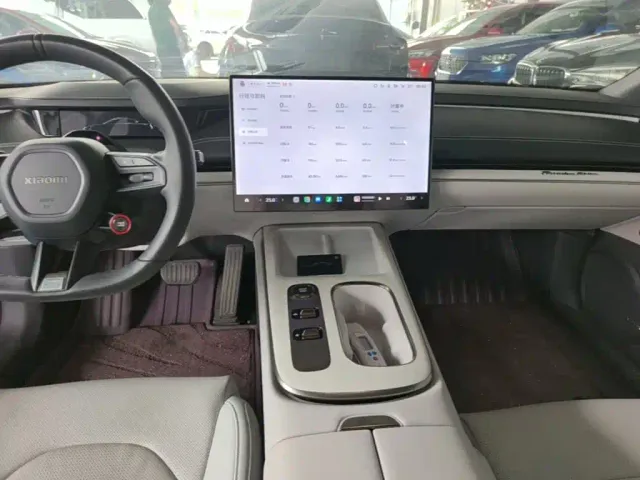 Xiaomi SU7 — Фото автомобиля 12
