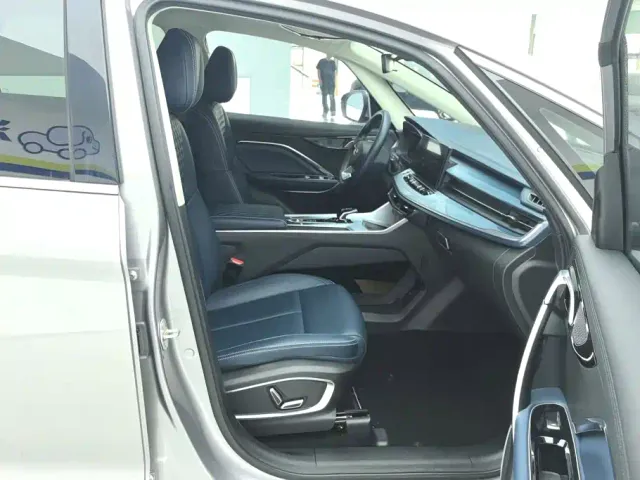 Geely Jiaji — Фото автомобиля 8