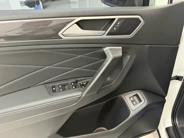 Volkswagen Tiguan L PHEV — Фото автомобиля 12