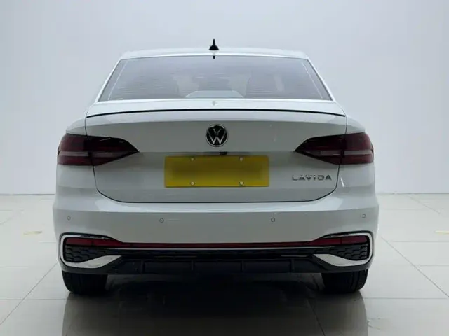 Volkswagen Lavida — Фото автомобиля 11