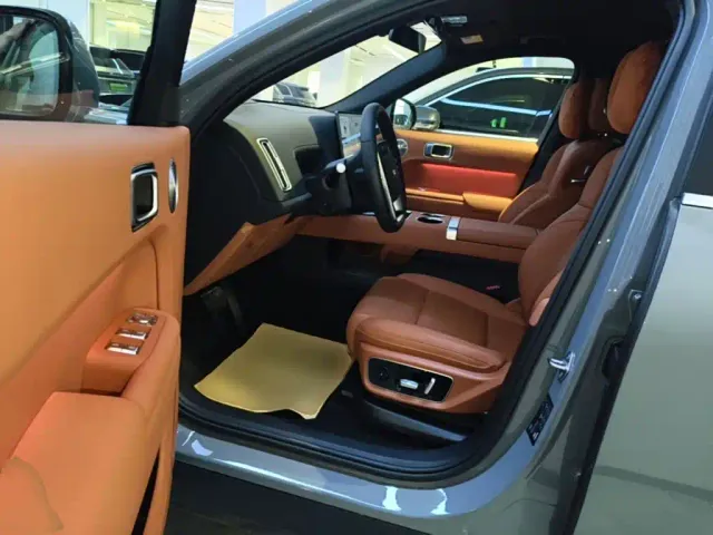 Li Auto L7 — Фото автомобиля 15