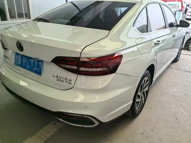 Volkswagen Lavida — Фото автомобиля 6