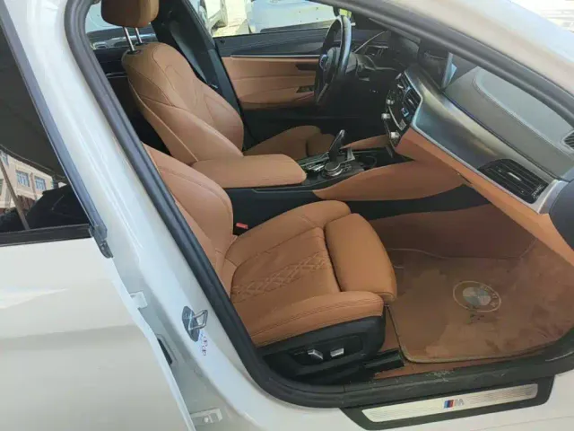 BMW 5 Series — Фото автомобиля 24