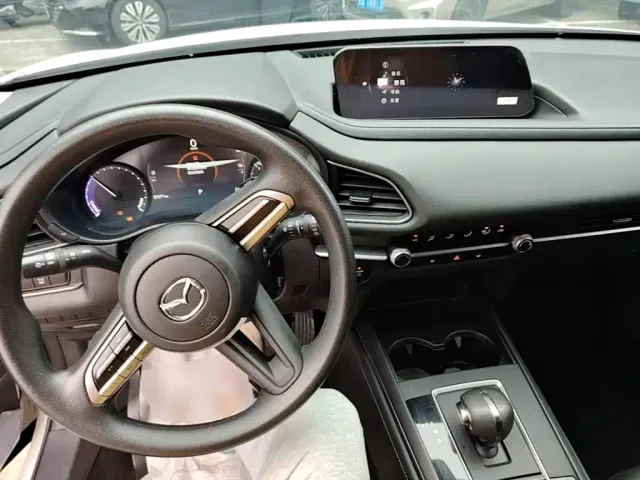 Mazda CX-30 EV — Фото автомобиля 9
