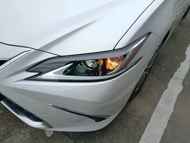 Lexus ES — Фото автомобиля 23