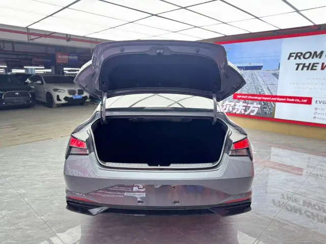 Hyundai Elantra — Фото автомобиля 18