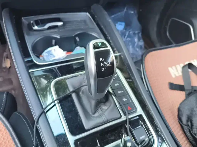 BYD Song MAX — Фото автомобиля 6