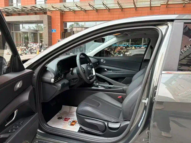 Hyundai Elantra — Фото автомобиля 7
