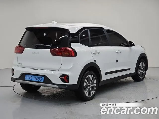 Kia Niro — Фото автомобиля 4
