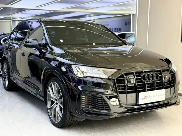 Audi Q7 — Фото автомобиля 3