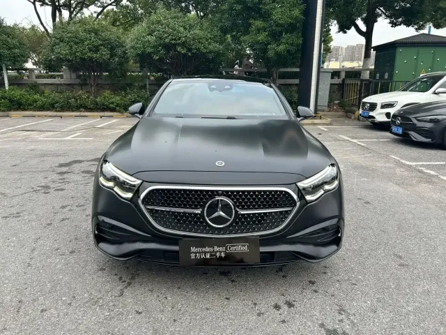 Mercedes-Benz E-Class — Фото автомобиля 3