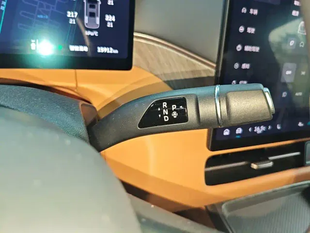 Wey Alpine — Фото автомобиля 13