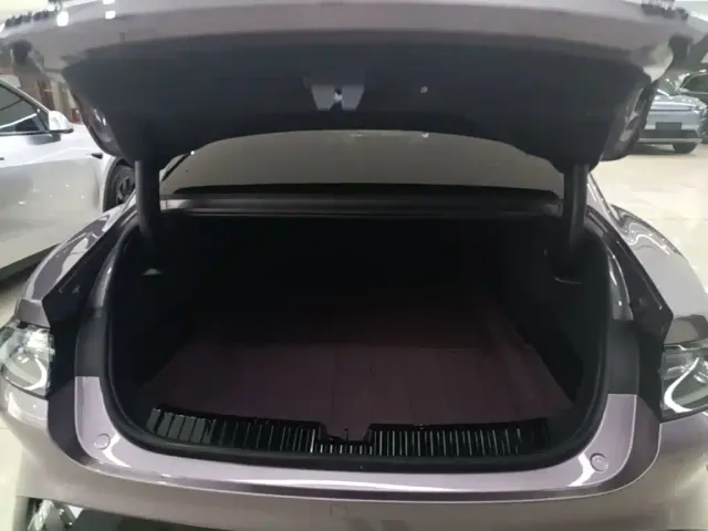 Xiaomi SU7 — Фото автомобиля 21