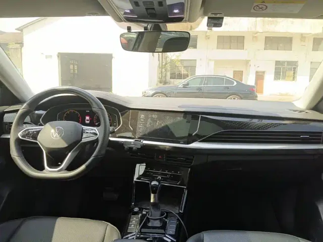 Volkswagen Passat — Фото автомобиля 12